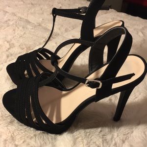 I buy this heels are very cute,one time wear